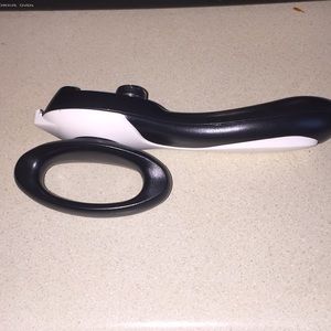 Tupperware can opener